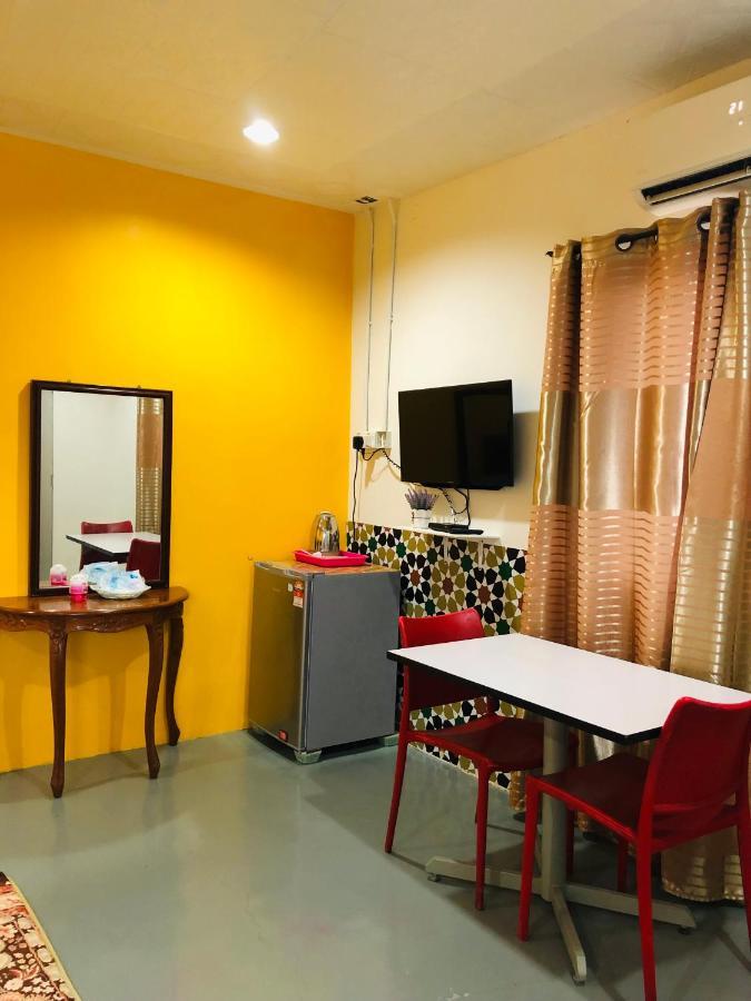Wan'S Roomstay Langkawi Pantai Cenang  Eksteriør billede
